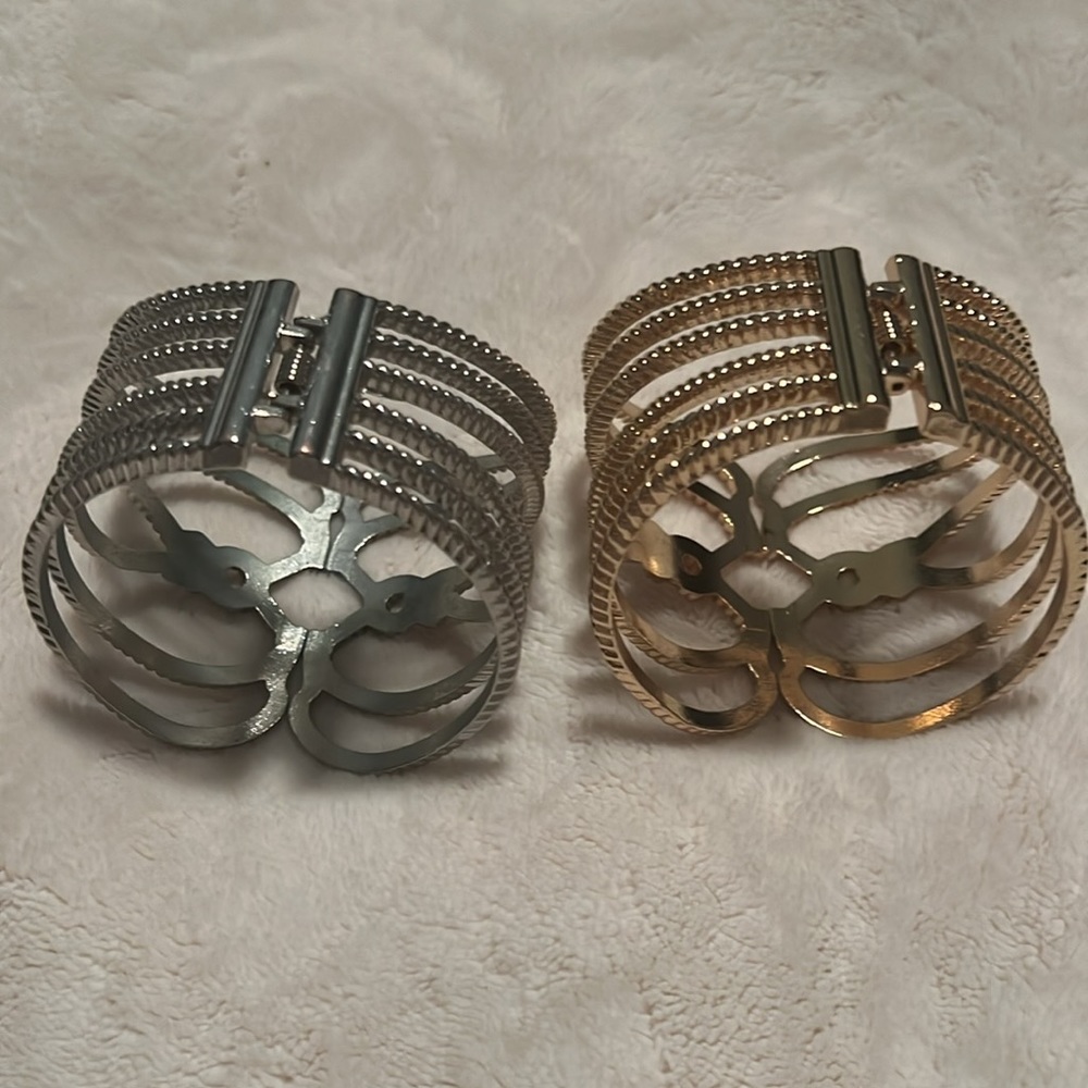 Bracelets - Picture 3 of 6
